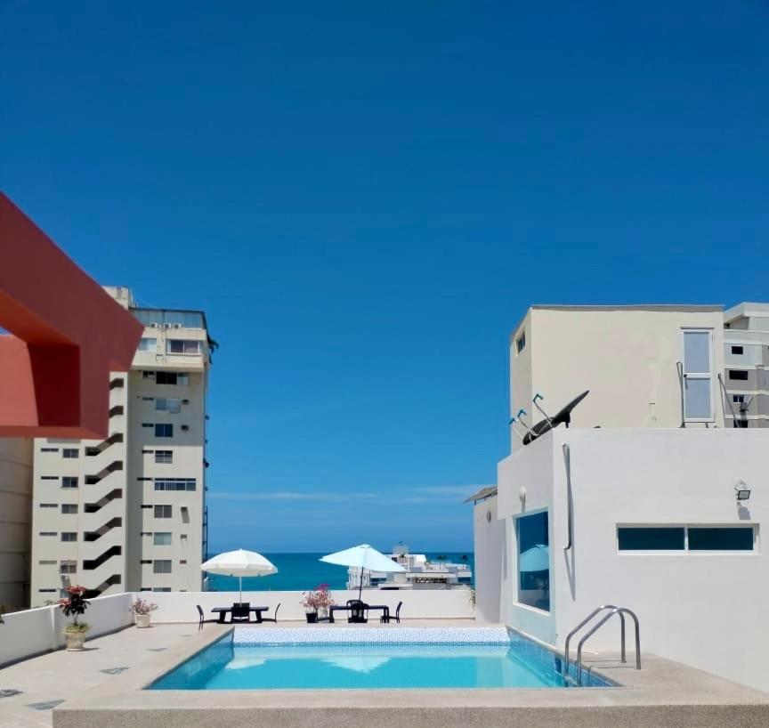 Alojate A Una Calle De La Playa Y Malecon Salinas  Εξωτερικό φωτογραφία